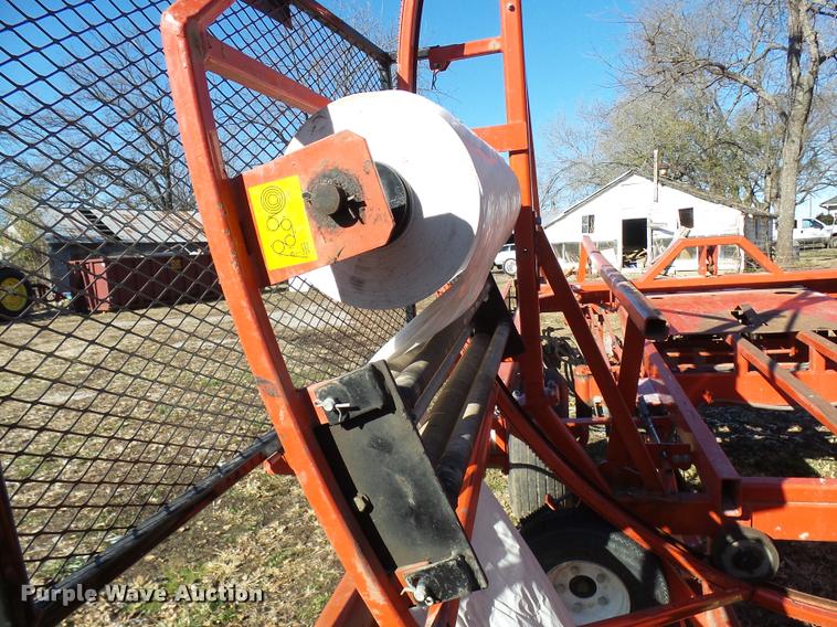 image for item AV9854 2007 Reeves 652 self-propelled in-line bale wrapper