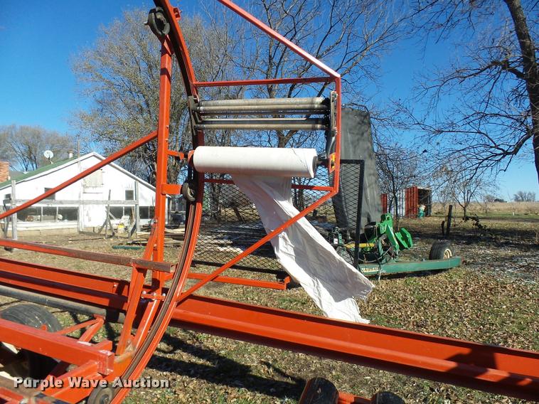 image for item AV9854 2007 Reeves 652 self-propelled in-line bale wrapper