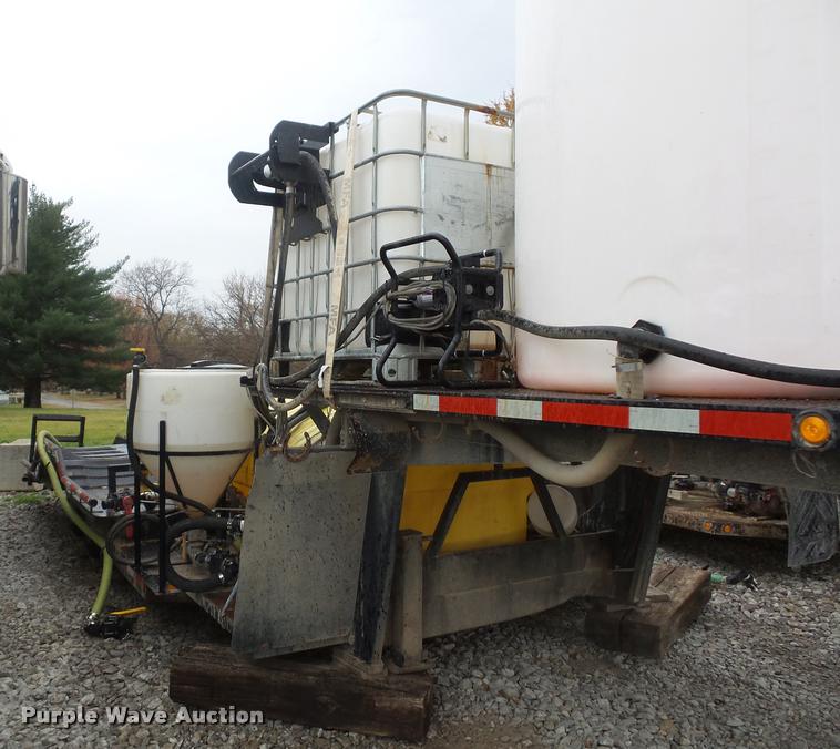 image for item BG9539 1997 Willten sprayer trailer