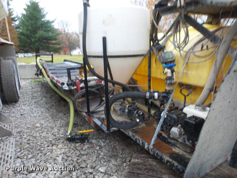 image for item BG9539 1997 Willten sprayer trailer