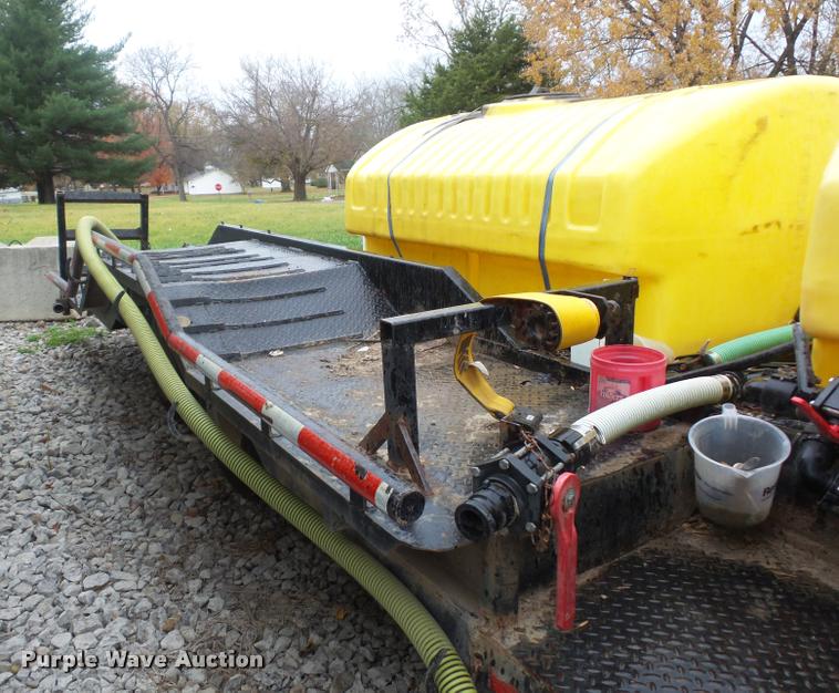 image for item BG9539 1997 Willten sprayer trailer