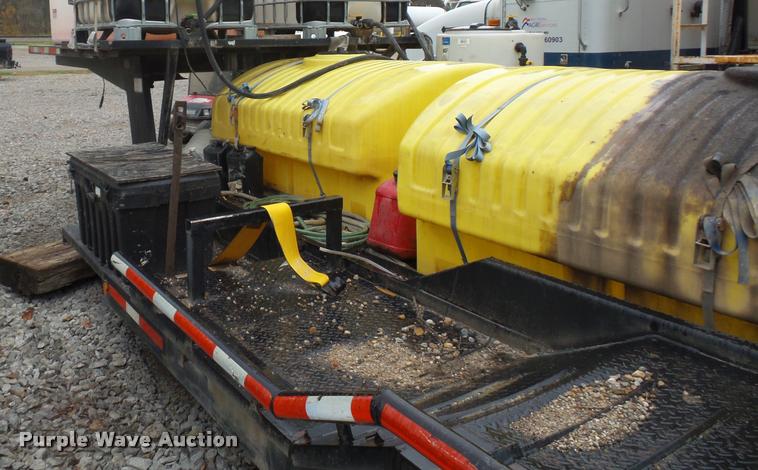 image for item BG9539 1997 Willten sprayer trailer