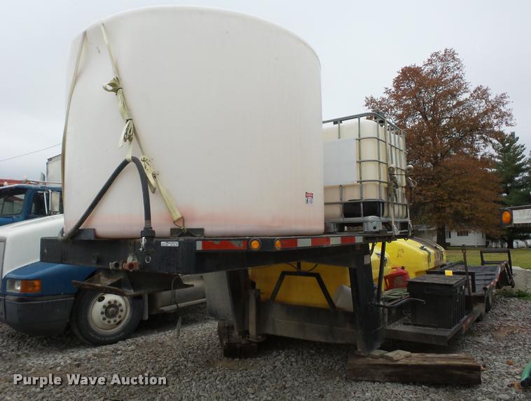 image for item BG9539 1997 Willten sprayer trailer