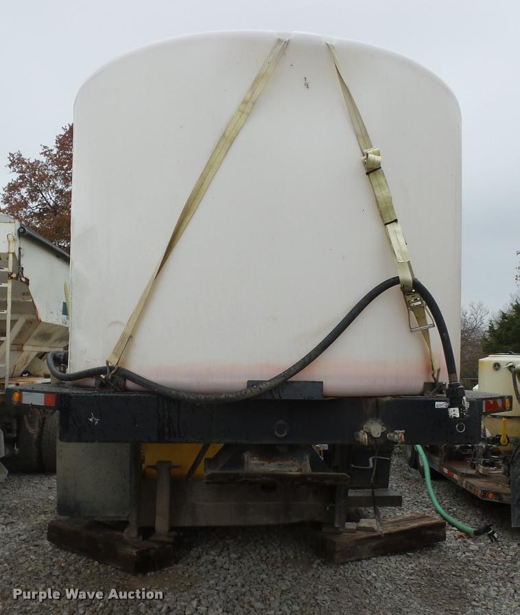 image for item BG9539 1997 Willten sprayer trailer