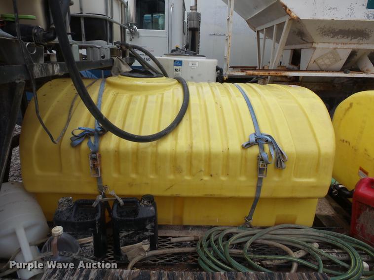 image for item BG9539 1997 Willten sprayer trailer