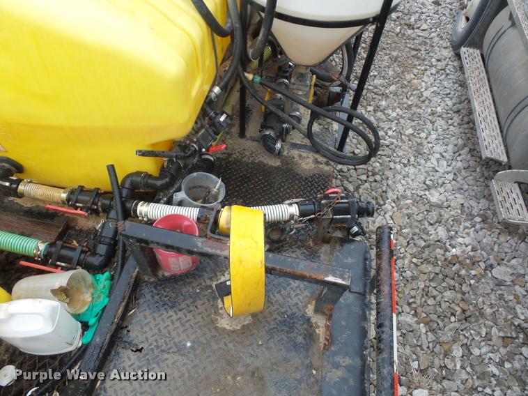 image for item BG9539 1997 Willten sprayer trailer