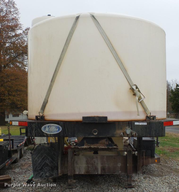 image for item BG9540 1997 Willten sprayer trailer