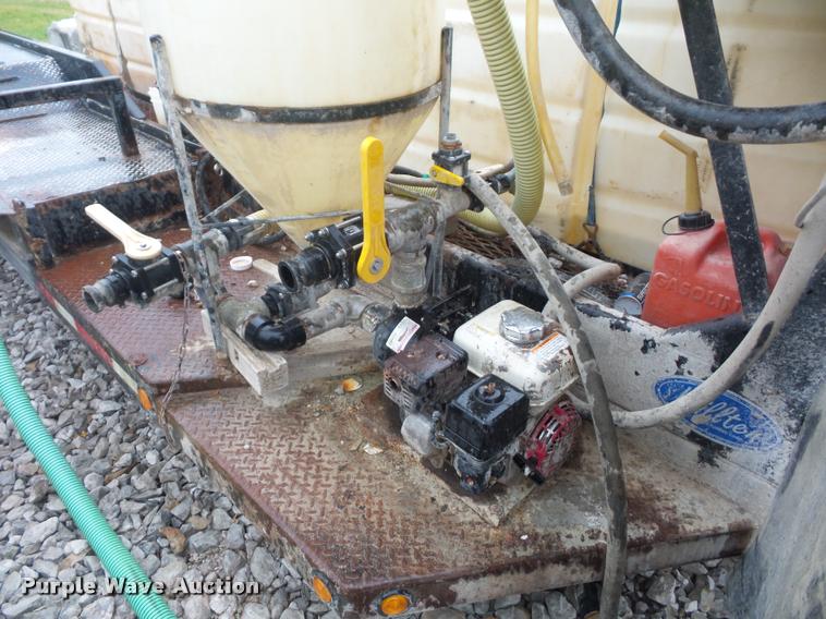 image for item BG9540 1997 Willten sprayer trailer