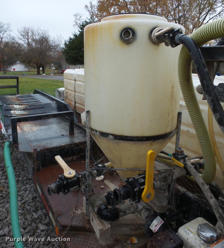 image for item BG9540 1997 Willten sprayer trailer