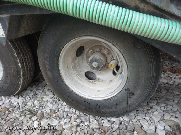 image for item BG9540 1997 Willten sprayer trailer