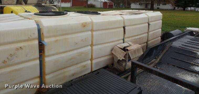 image for item BG9540 1997 Willten sprayer trailer