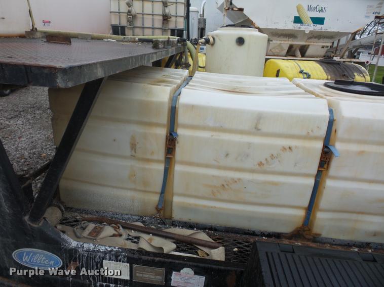 image for item BG9540 1997 Willten sprayer trailer