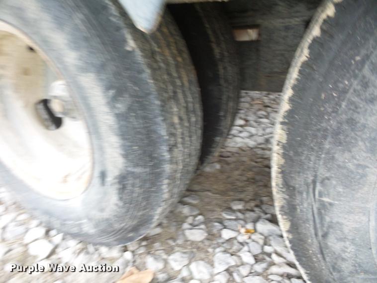 image for item BG9540 1997 Willten sprayer trailer