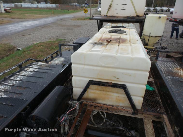 image for item BG9540 1997 Willten sprayer trailer