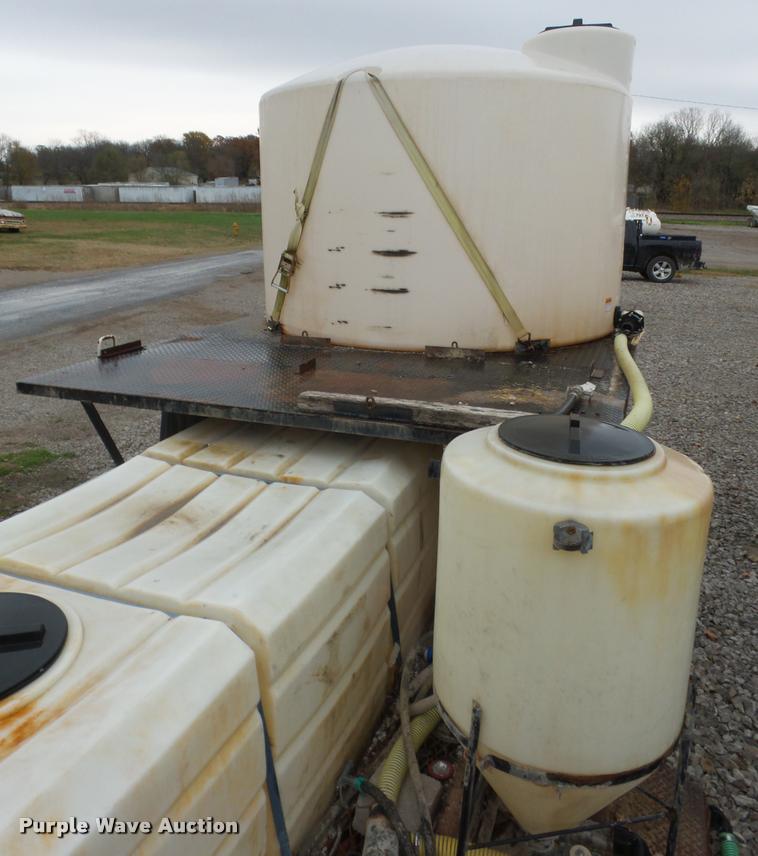 image for item BG9540 1997 Willten sprayer trailer