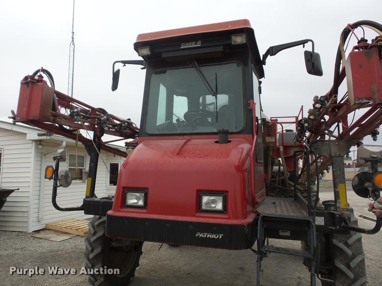 image for item BG9542 2003 Case IH Patriot SPX3150 self-propelled sprayer