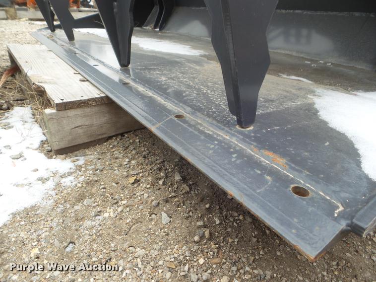 image for item BW9129 2011 New Holland scrap grapple