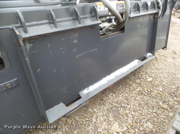 image for item BW9129 2011 New Holland scrap grapple