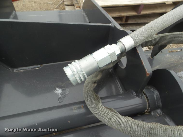 image for item BW9129 2011 New Holland scrap grapple