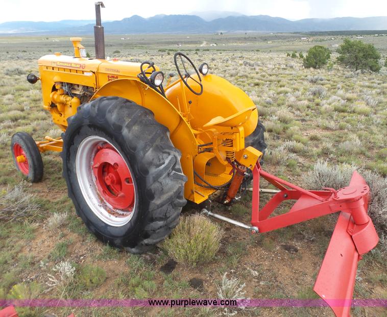 image for item BZ9195 Minneapolis Moline UTS tractor
