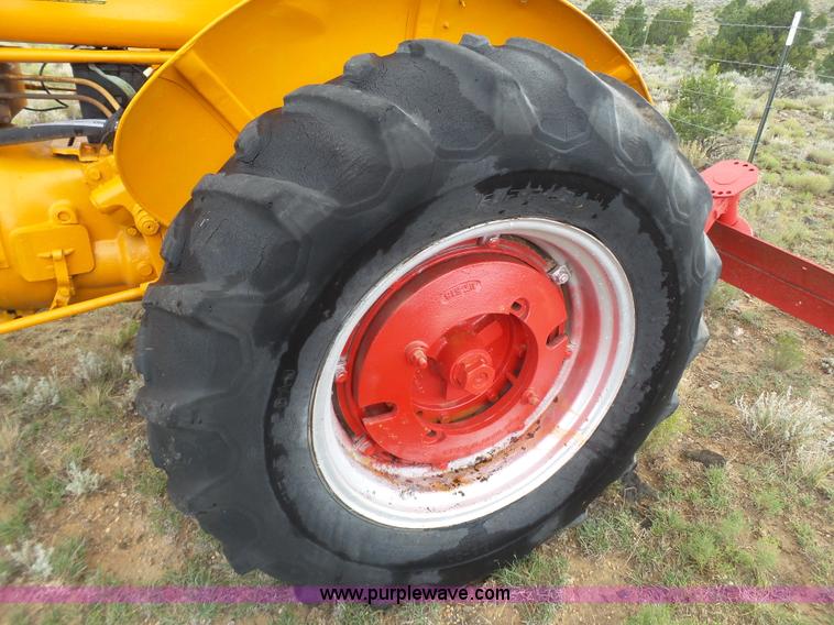 image for item BZ9195 Minneapolis Moline UTS tractor
