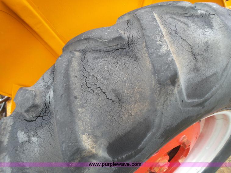 image for item BZ9195 Minneapolis Moline UTS tractor