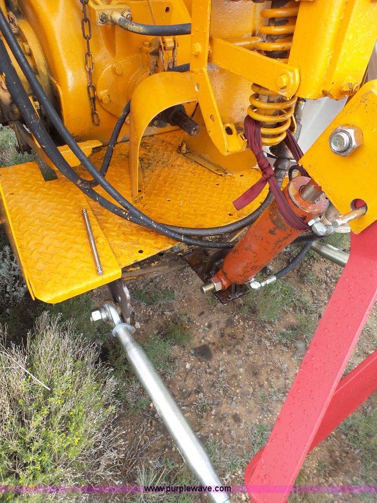 image for item BZ9195 Minneapolis Moline UTS tractor