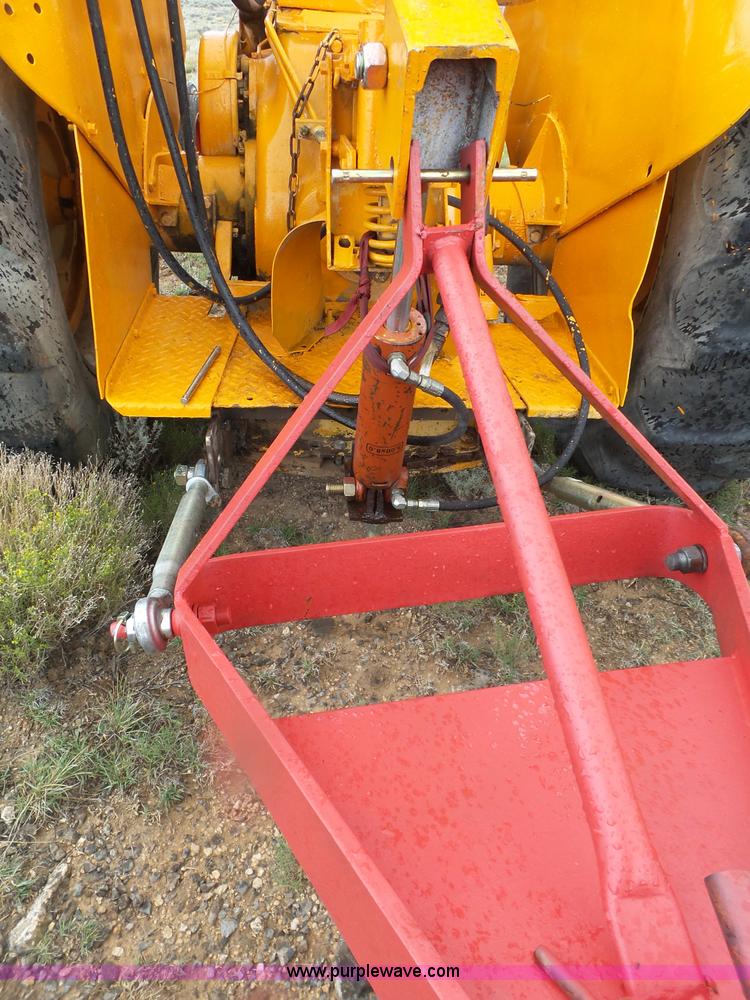 image for item BZ9195 Minneapolis Moline UTS tractor