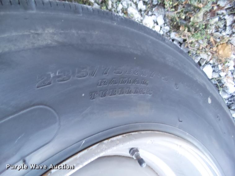 image for item BZ9968 2010 Eby Ruffneck livestock trailer