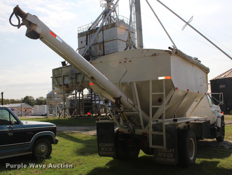 image for item DA4265 1987 Chevrolet C7500 tender truck