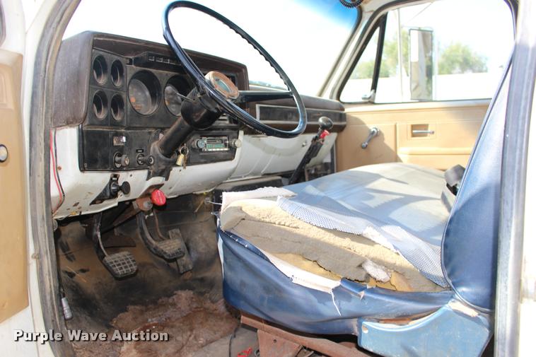 image for item DA4265 1987 Chevrolet C7500 tender truck