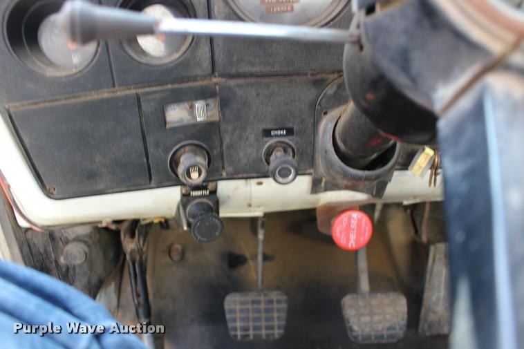 image for item DA4265 1987 Chevrolet C7500 tender truck