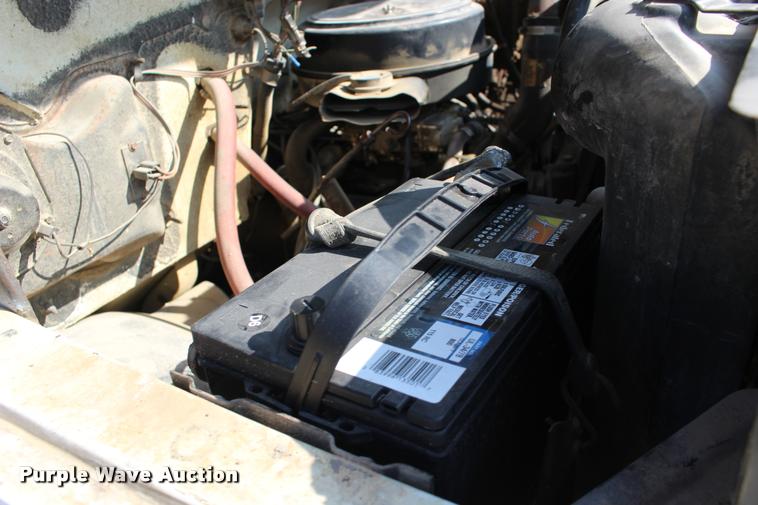 image for item DA4265 1987 Chevrolet C7500 tender truck