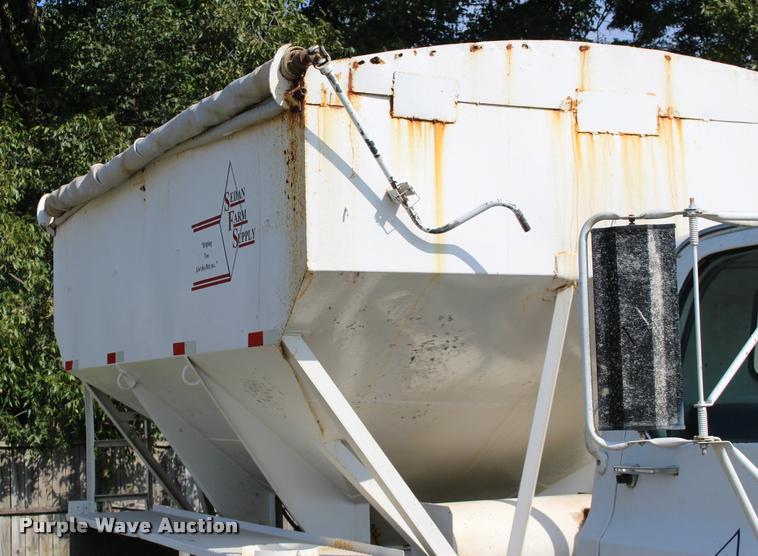 image for item DA4265 1987 Chevrolet C7500 tender truck