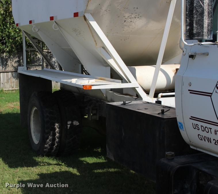 image for item DA4265 1987 Chevrolet C7500 tender truck