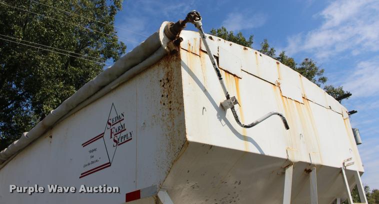 image for item DA4265 1987 Chevrolet C7500 tender truck