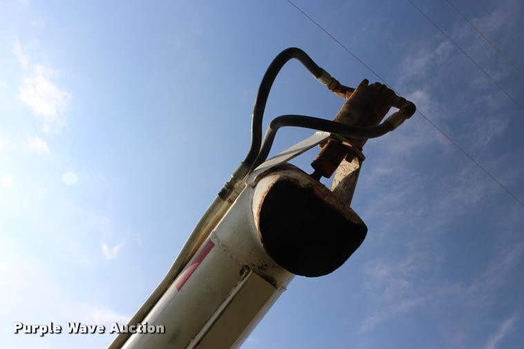 image for item DA4265 1987 Chevrolet C7500 tender truck