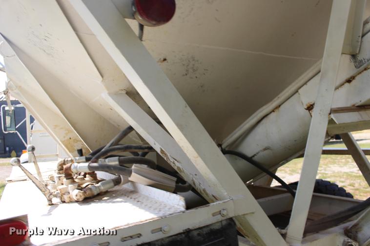 image for item DA4265 1987 Chevrolet C7500 tender truck