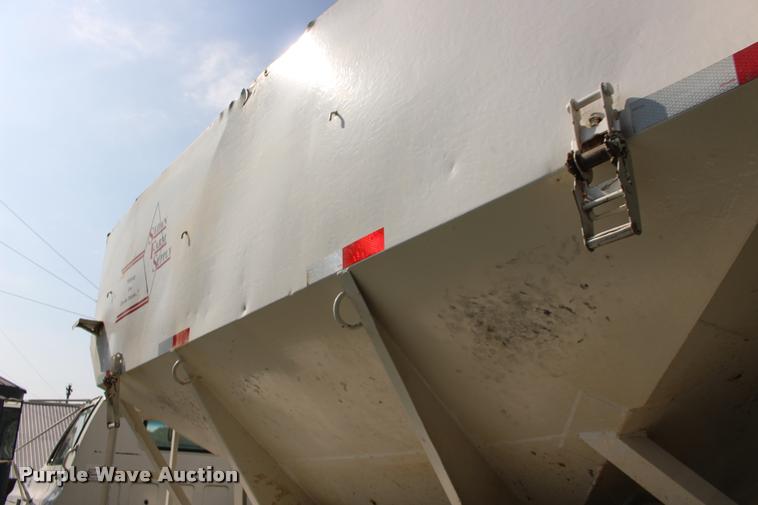 image for item DA4265 1987 Chevrolet C7500 tender truck