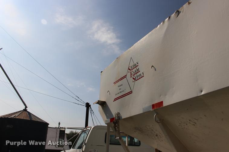 image for item DA4265 1987 Chevrolet C7500 tender truck