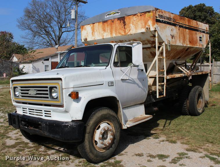 image for item DA4266 1982 Chevrolet C70 tender truck