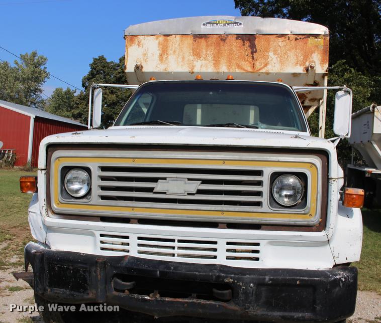 image for item DA4266 1982 Chevrolet C70 tender truck