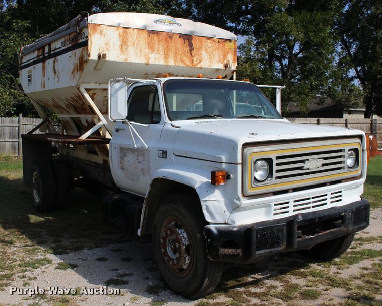 image for item DA4266 1982 Chevrolet C70 tender truck