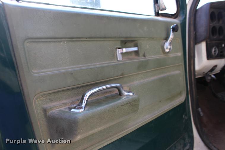 image for item DA4266 1982 Chevrolet C70 tender truck