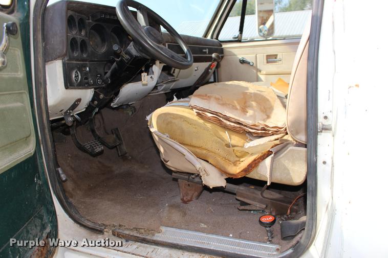 image for item DA4266 1982 Chevrolet C70 tender truck