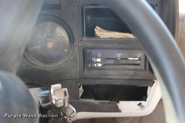 image for item DA4266 1982 Chevrolet C70 tender truck