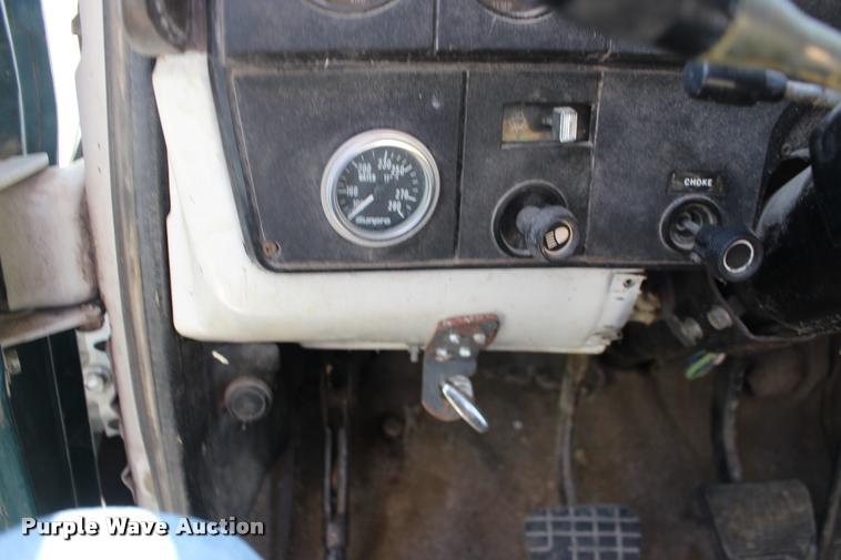 image for item DA4266 1982 Chevrolet C70 tender truck