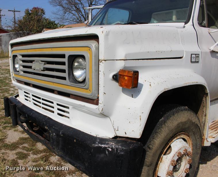 image for item DA4266 1982 Chevrolet C70 tender truck