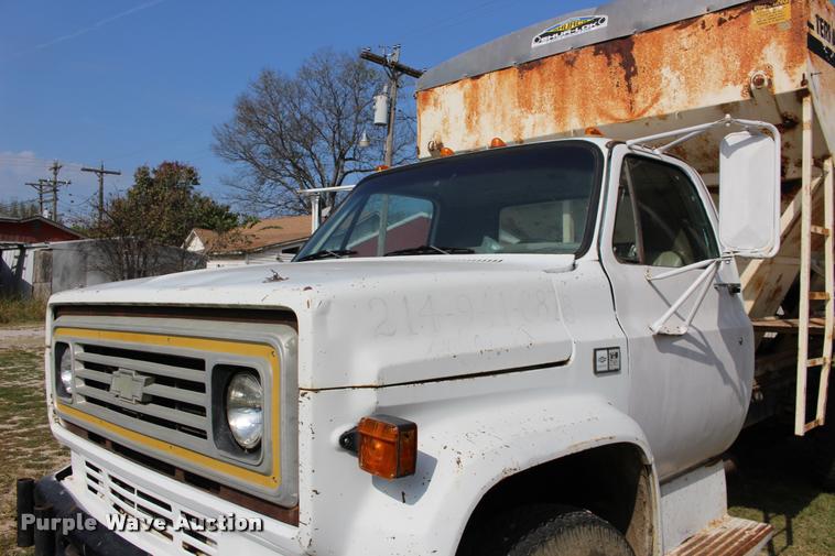 image for item DA4266 1982 Chevrolet C70 tender truck