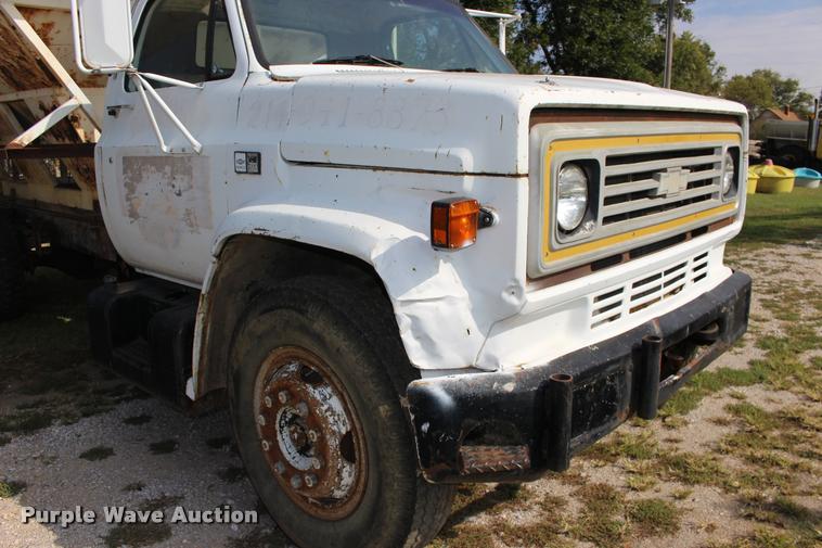 image for item DA4266 1982 Chevrolet C70 tender truck